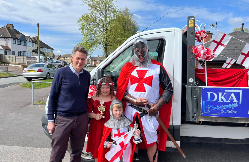 Sir Gavin Williamson is joined by residents in Great Wyrley dressed as English knights