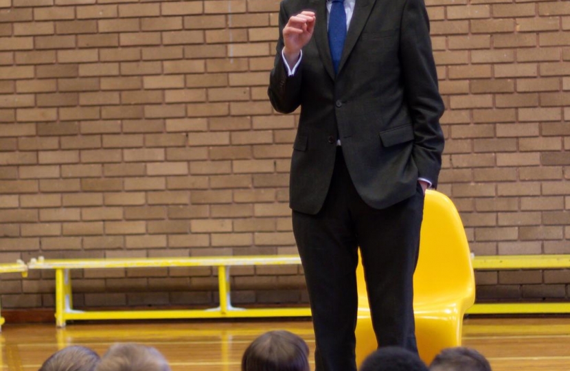 Gavin addressing pupils during his meeting