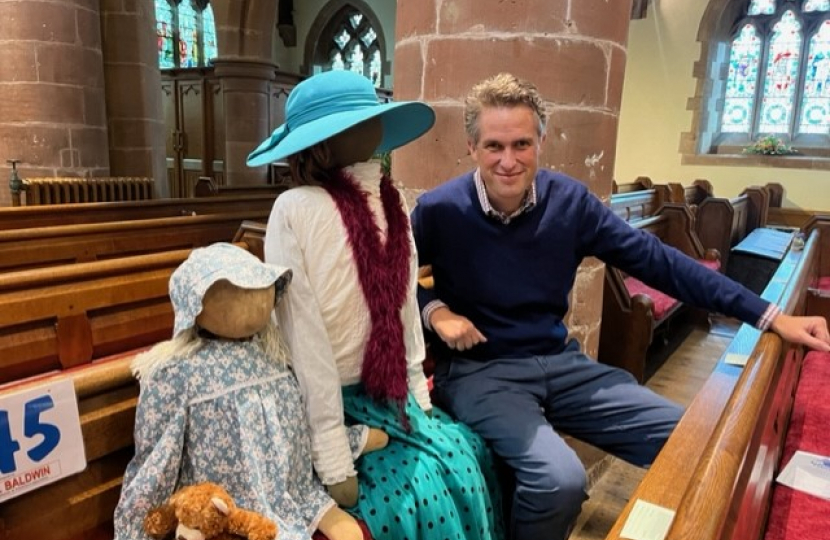 Sir Gavin Williamson is joined by two lovely scarecrows!