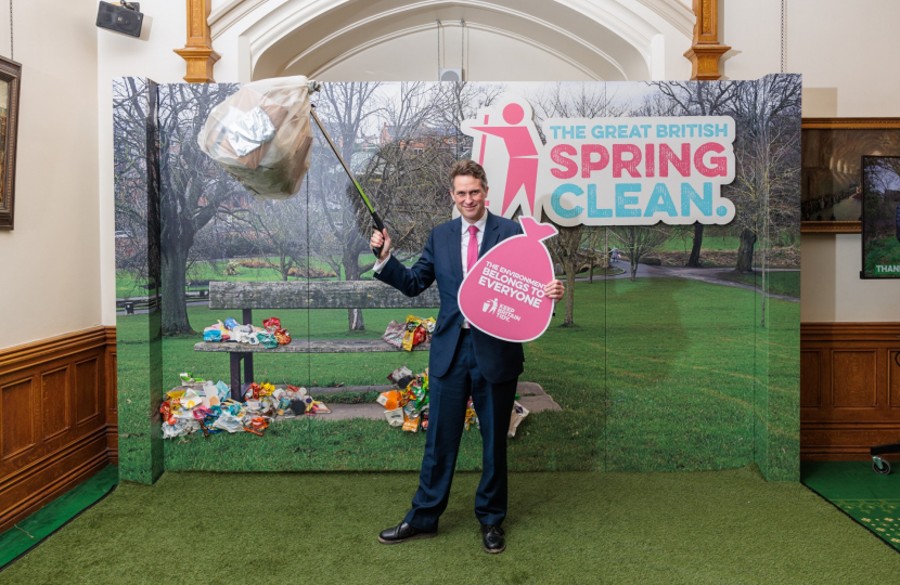 Sir Gavin Williamson has shown his support for the Great British Spring Clean initiative.