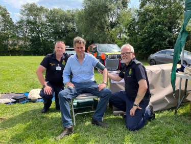 Sir Gavin Williamson attended the Featherstone and District Community First Responders’ Summer Spectacular, where he took part in a mass CPR session. 